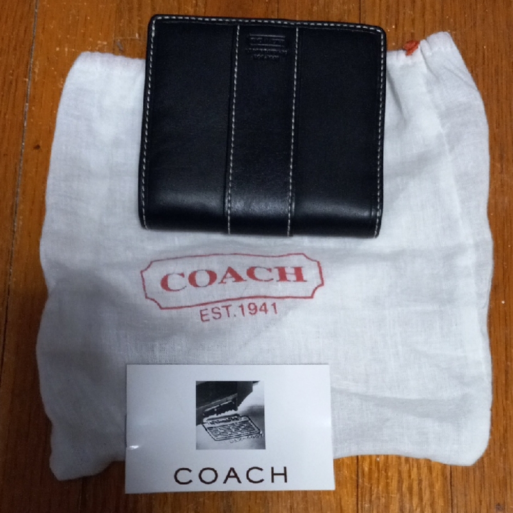 Coach Black Leather Bi-Fold Wallet -Nrw